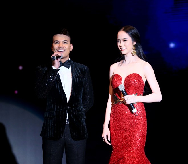 Vũ Ngọc Anh gợi cảm làm MC 'Đêm hội chân dài 8' - ảnh 7