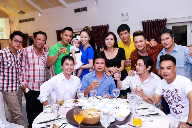 Con gái Jennifer Phạm xinh như công chúa trong lễ thôi nôi - ảnh 2