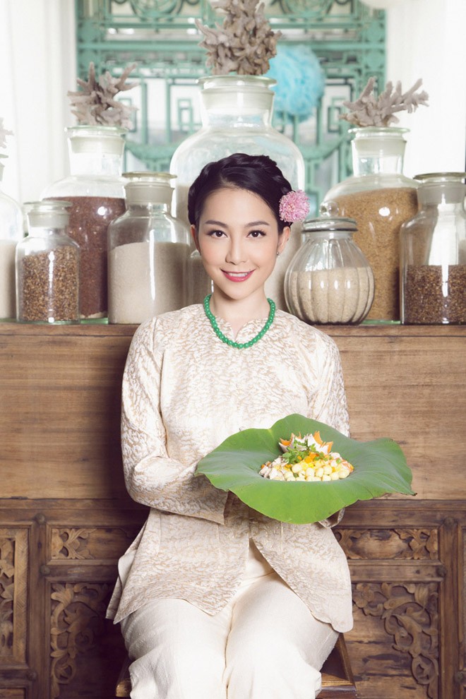 Linh Nga tập làm người mẹ đảm đang - ảnh 2