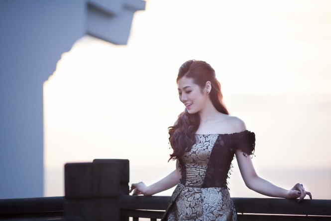Mai Phương Thúy, Hồng Quế 'đọ' đường cong hoàn hảo - ảnh 10