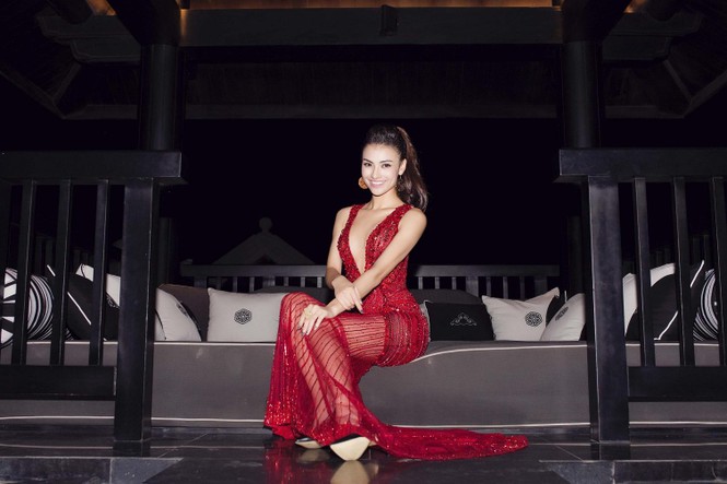 Mai Phương Thúy, Hồng Quế 'đọ' đường cong hoàn hảo - ảnh 3