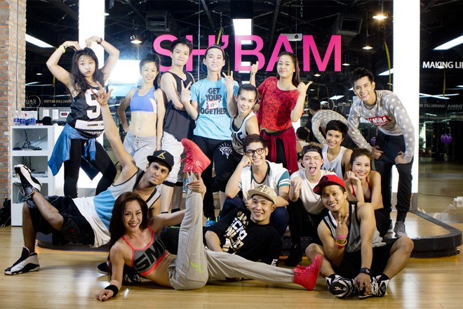 Diễm My 9X eo thon gợi cảm khiêu vũ cùng dàn hotboy - ảnh 10
