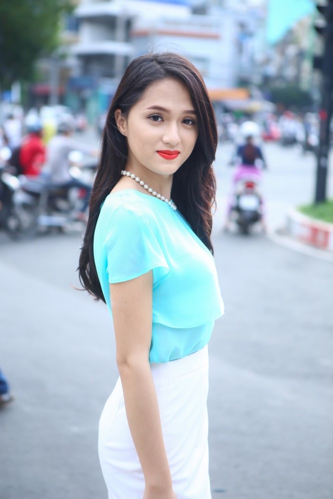 Hương Giang Idol mặc váy nghi 'nhái' của Dior - ảnh 8