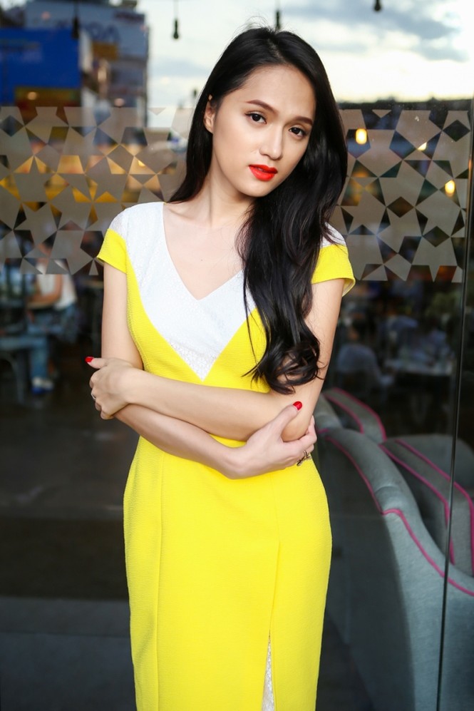 Hương Giang Idol mặc váy nghi 'nhái' của Dior - ảnh 1