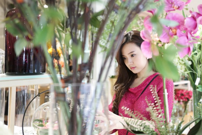 Hotgirl Midu được chồng sắp cưới đưa đi dự tiệc bằng siêu xe - ảnh 10
