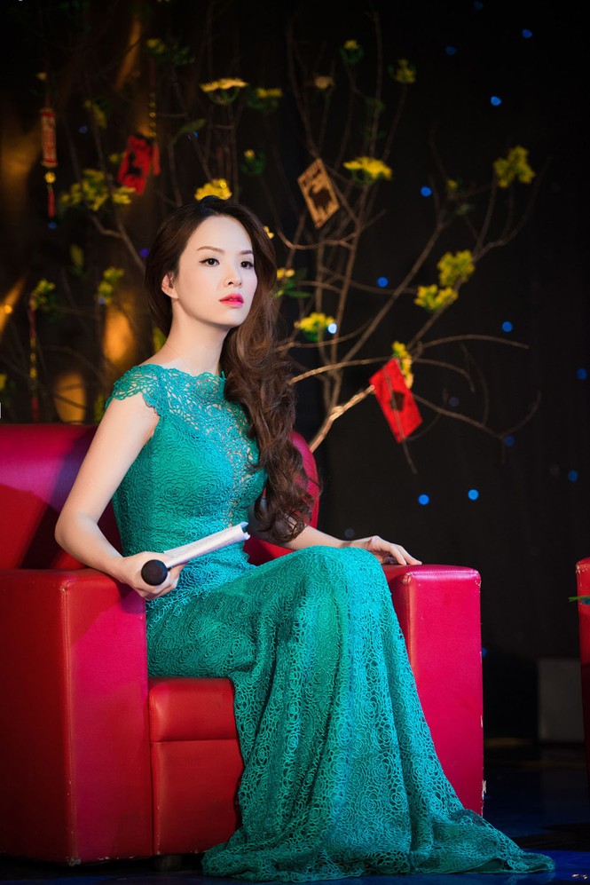 'Gái hai con' Đan Lê ngày càng đẹp mặn mà - ảnh 5