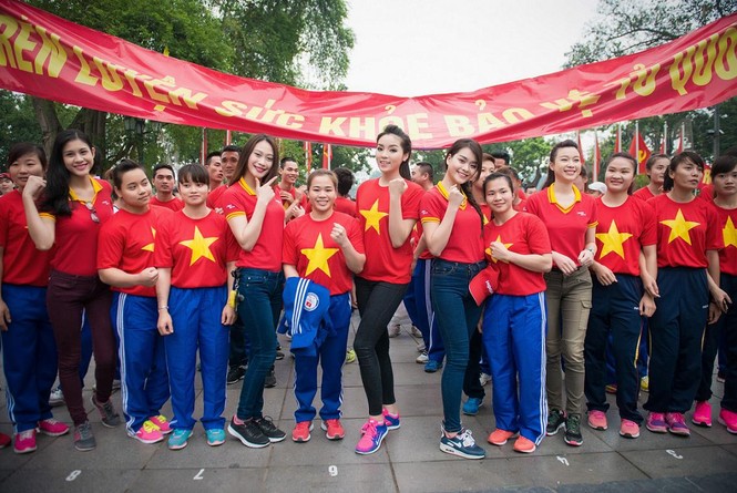Hoa hậu Kỳ Duyên năng động chạy bộ quanh hồ Hoàn Kiếm - ảnh 5