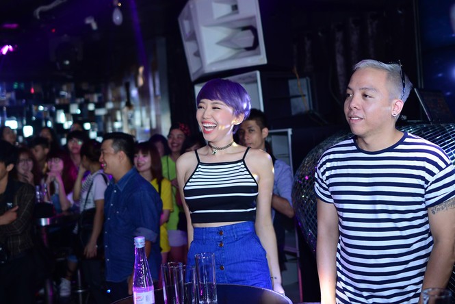 Tóc Tiên cười 'hết ga' trong vòng vây fan Hà Nội - ảnh 4