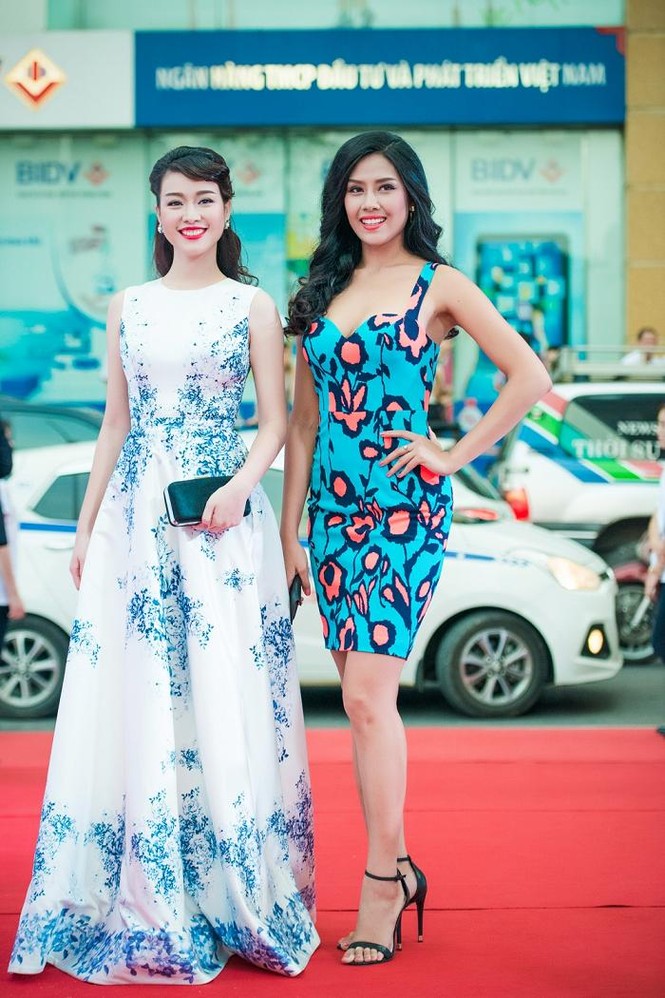 Vũ Ngọc Anh gợi cảm sánh vai cùng Trần Bảo Sơn - ảnh 11
