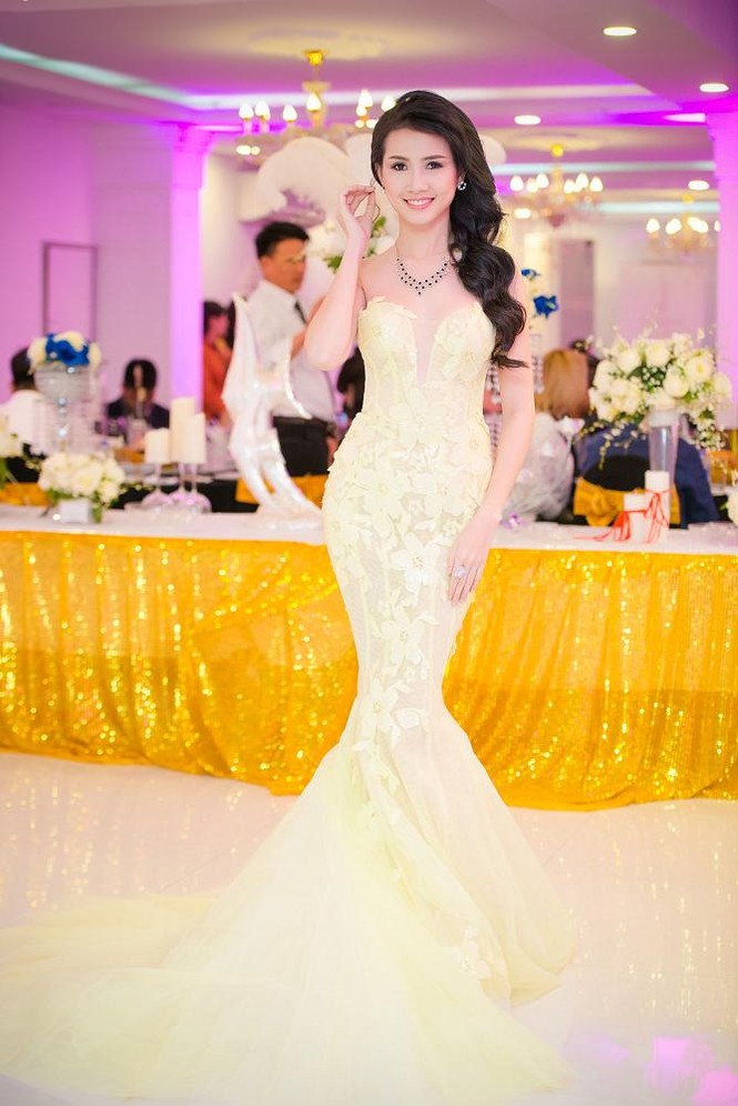 Dương Thùy Linh, Phan Thị Mơ khoe lưng trần quyến rũ - ảnh 7