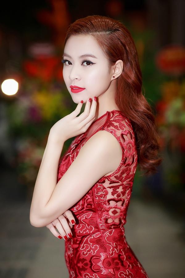 Hoàng Thùy Linh mặc váy xuyên thấu hội ngộ Quỳnh Nga - ảnh 5