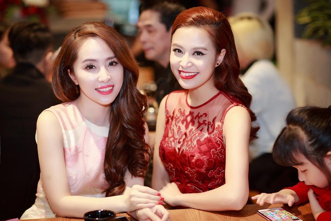 Hoàng Thùy Linh mặc váy xuyên thấu hội ngộ Quỳnh Nga - ảnh 9