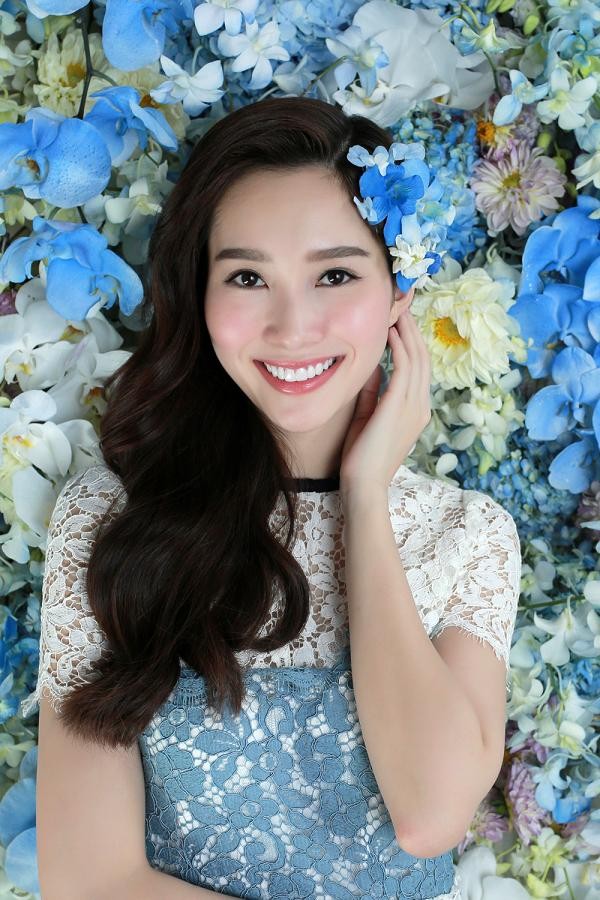 Hoa hậu Thu Thảo xinh đẹp với váy kết hàng trăm hoa lan - ảnh 9