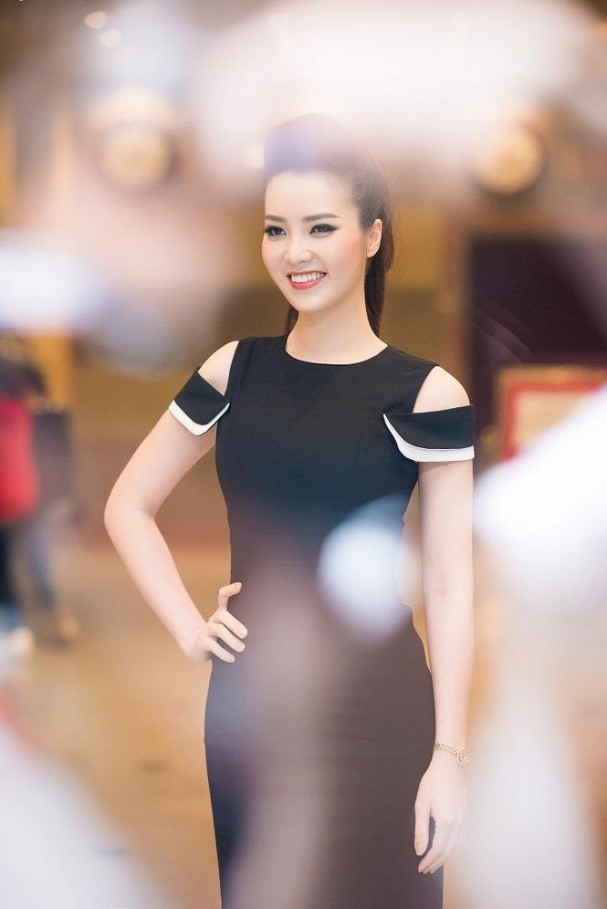 Á hậu Thụy Vân đẹp 'không tì vết' trên ghế giám khảo - ảnh 3