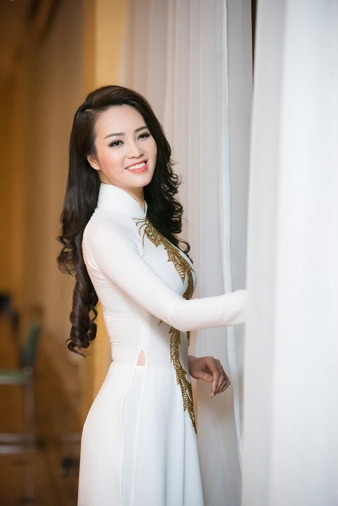 Á hậu Thụy Vân đẹp 'không tì vết' trên ghế giám khảo - ảnh 6