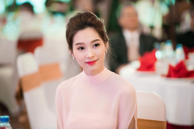 Hoa hậu Thu Thảo đẹp 'trong veo' với váy hồng pastel - ảnh 5