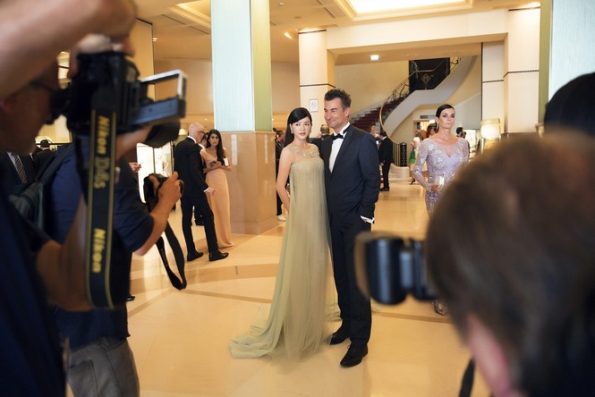 Diện váy xuyên thấu, Lý Nhã Kỳ lại gây xôn xao thảm đỏ Cannes - ảnh 3