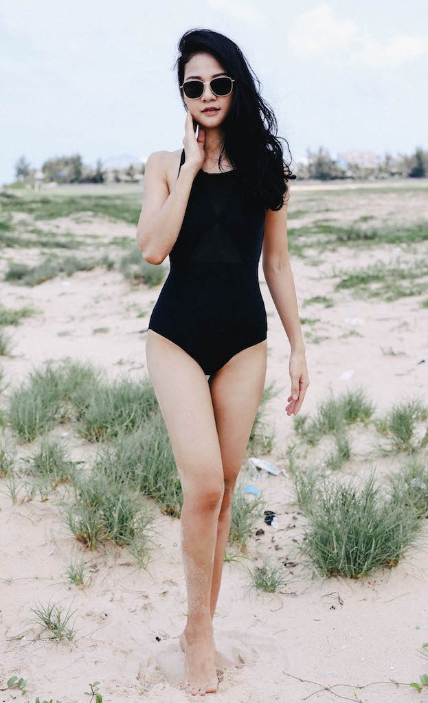 Hoa khôi Trần Thị Quỳnh khoe vóc dáng nóng bỏng với bikini - ảnh 2