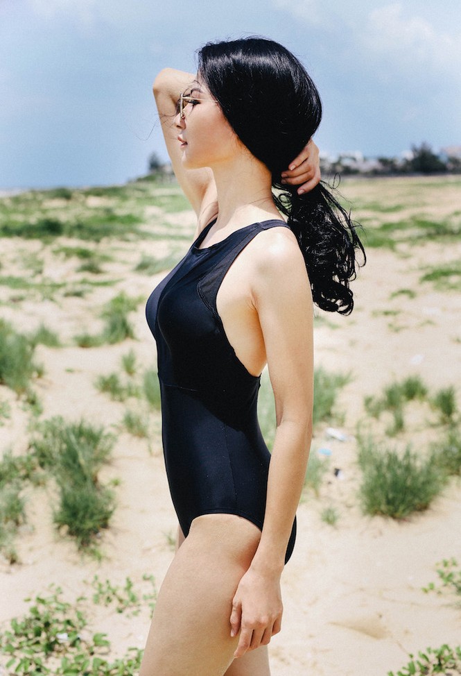 Hoa khôi Trần Thị Quỳnh khoe vóc dáng nóng bỏng với bikini - ảnh 6