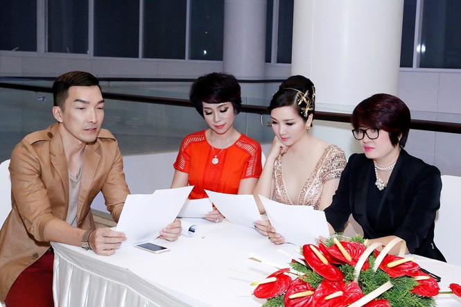 Giáng My diện cả 'cây' hàng hiệu đắt đỏ đi làm giám khảo - ảnh 6