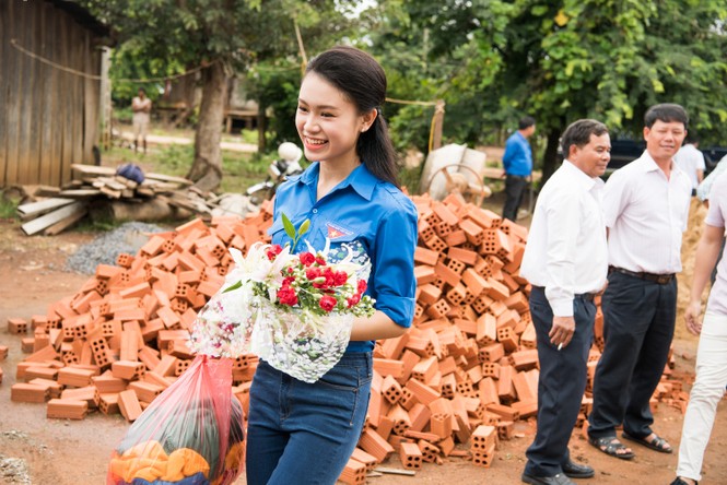 ‘Người đẹp truyền thông’ Ngọc Vân tiếp nối dự án nhân ái ở Tây Nguyên - ảnh 9