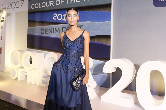 Angela Phương Trinh 'kín bưng' trên thảm đỏ Elle Fashion Journey - ảnh 9