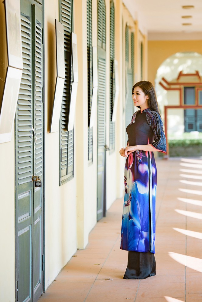 Á hậu Tú Anh khoe nét dịu dàng với áo dài dưới nắng thu - ảnh 4