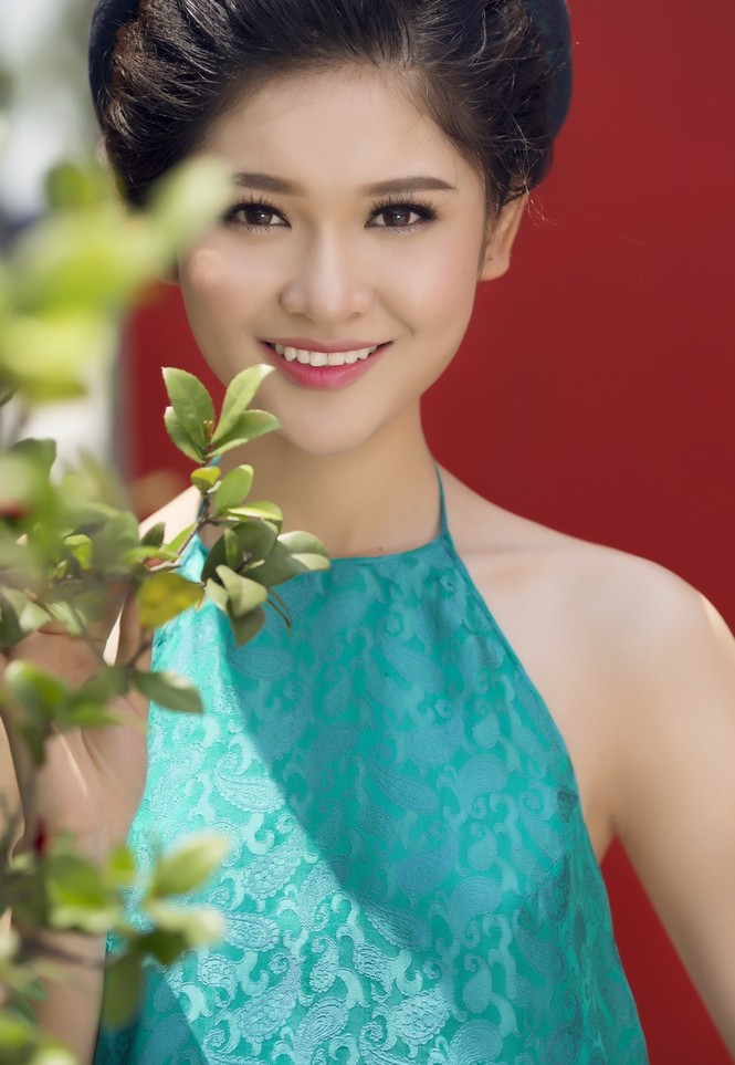 Á hậu Thùy Dung hoá cô Tấm xinh đẹp với áo dài cách điệu - ảnh 2