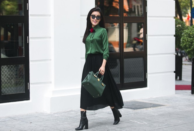 Á hậu Huyền My đẹp hút hồn với loạt phụ kiện đẳng cấp trên phố - ảnh 9