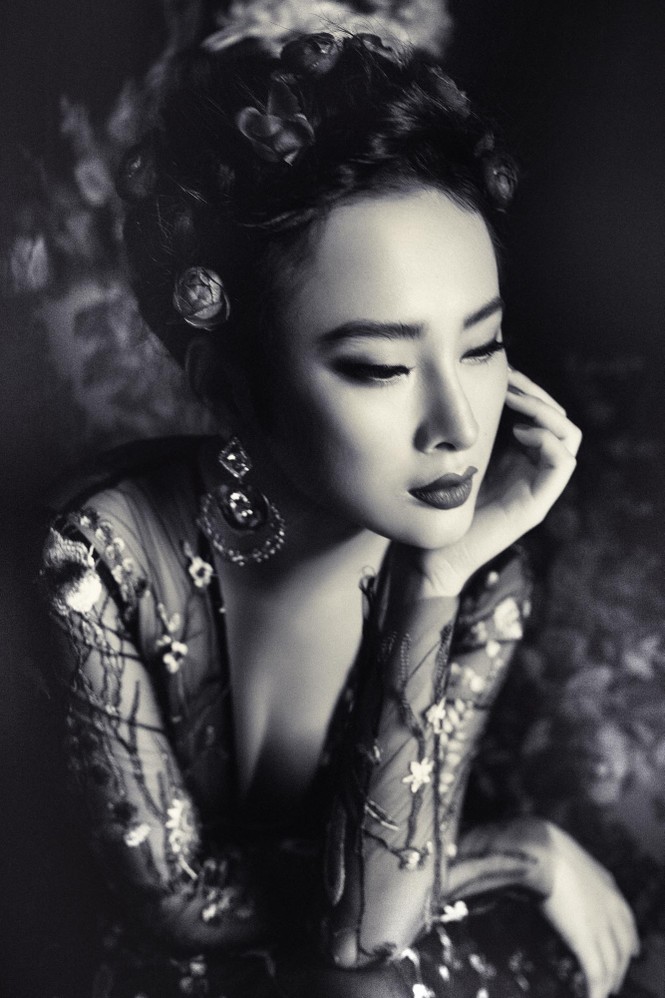 Angela Phương Trinh đẹp ma mị với phong cách cổ điển - ảnh 7