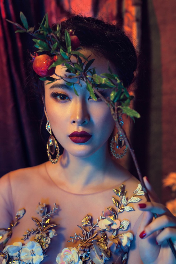 Angela Phương Trinh đẹp ma mị với phong cách cổ điển - ảnh 3
