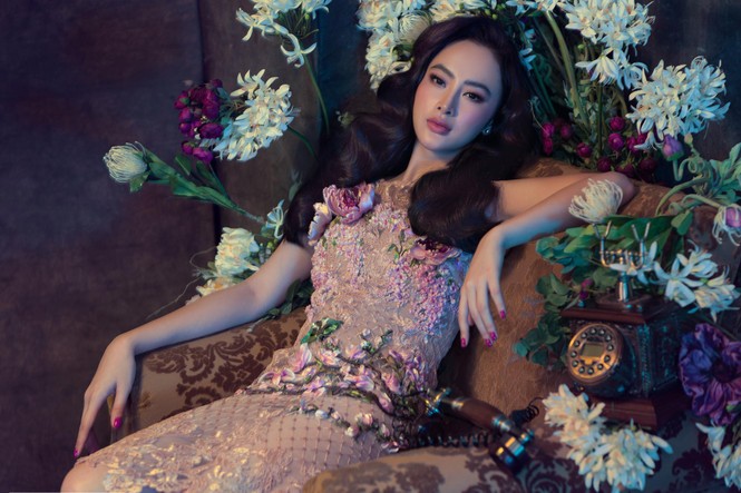 Angela Phương Trinh đẹp ma mị với phong cách cổ điển - ảnh 2
