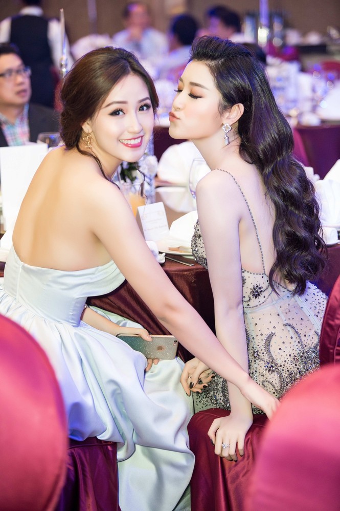 Mai Phương Thuý, Huyền My đọ sắc vóc quyến rũ - ảnh 4