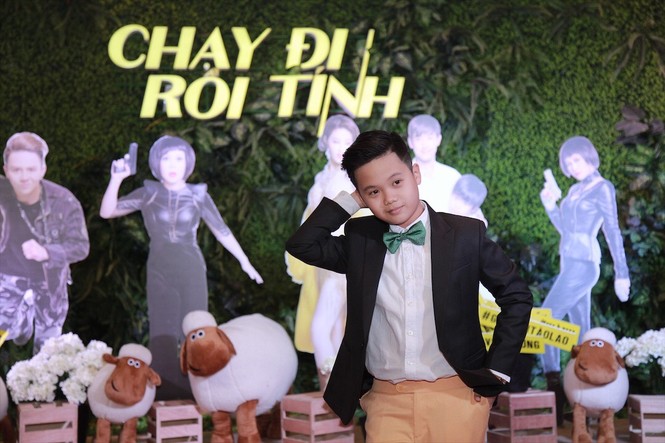 Diễm My 9X 'ngó lơ' Hứa Vĩ Văn, mải mê hôn má bạn diễn nhí - ảnh 5
