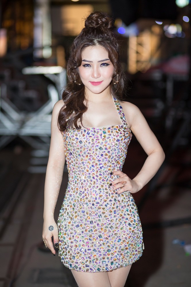 ca sĩ hương tràm - ảnh 1