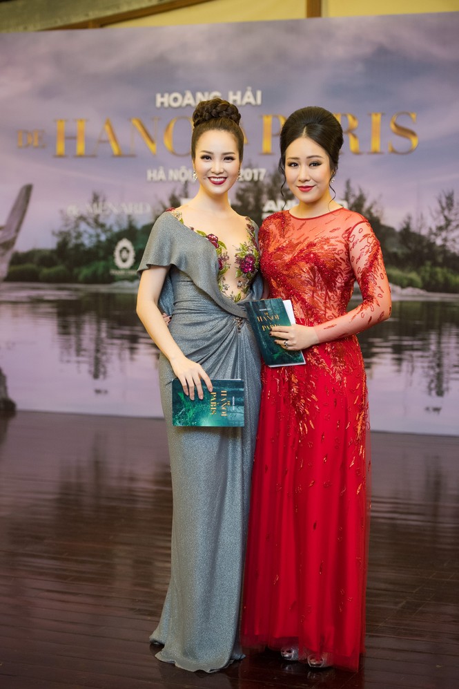 Hoa hậu Ngô Phương Lan được chồng tháp tùng đi làm MC - ảnh 7