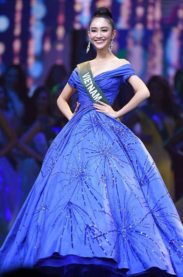 Đầm dạ hội của Hà Thu được NTK Mỹ bình chọn đẹp nhất Miss Earth - ảnh 1