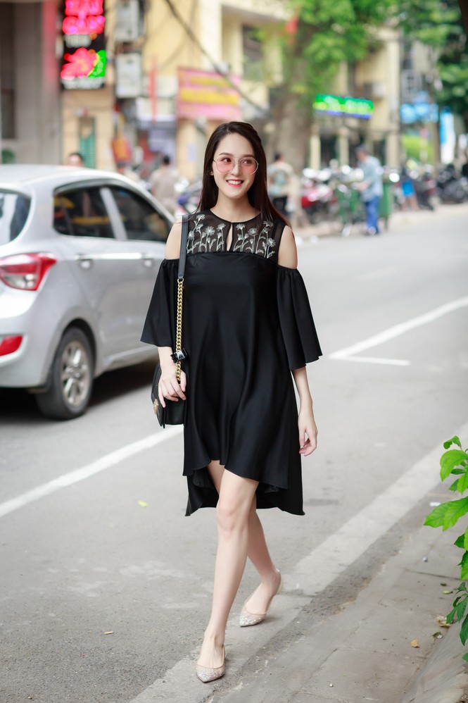 Á hậu Hoàng Anh 'tái xuất' xinh đẹp dù mới sinh con được 1 tháng - ảnh 1