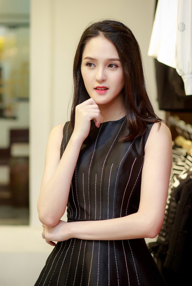 Á hậu Hoàng Anh 'tái xuất' xinh đẹp dù mới sinh con được 1 tháng - ảnh 9