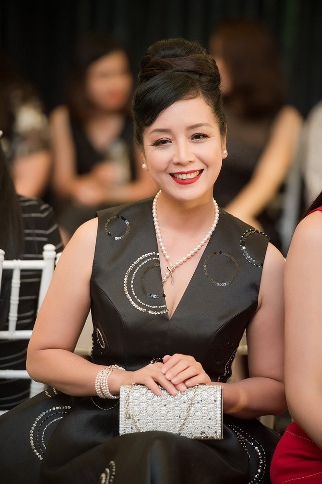 NSƯT Chiều Xuân gợi cảm 'đọ sắc' cùng Ngọc Hân, Thuỵ Vân - ảnh 3