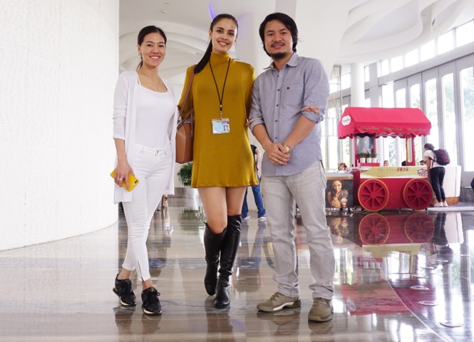 Bố mẹ sang Trung Quốc cổ vũ Mỹ Linh thi chung kết Miss World - ảnh 2