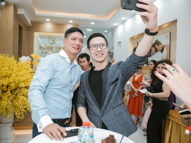 Bình Minh vui vẻ hội ngộ dàn sao sau ồn ào với Trương Quỳnh Anh - ảnh 7
