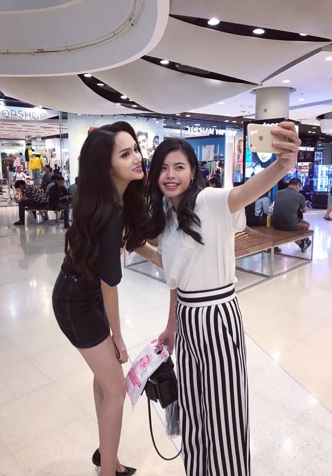 Hương Giang Idol được người dân Thái săn đón khi đi shopping - ảnh 7