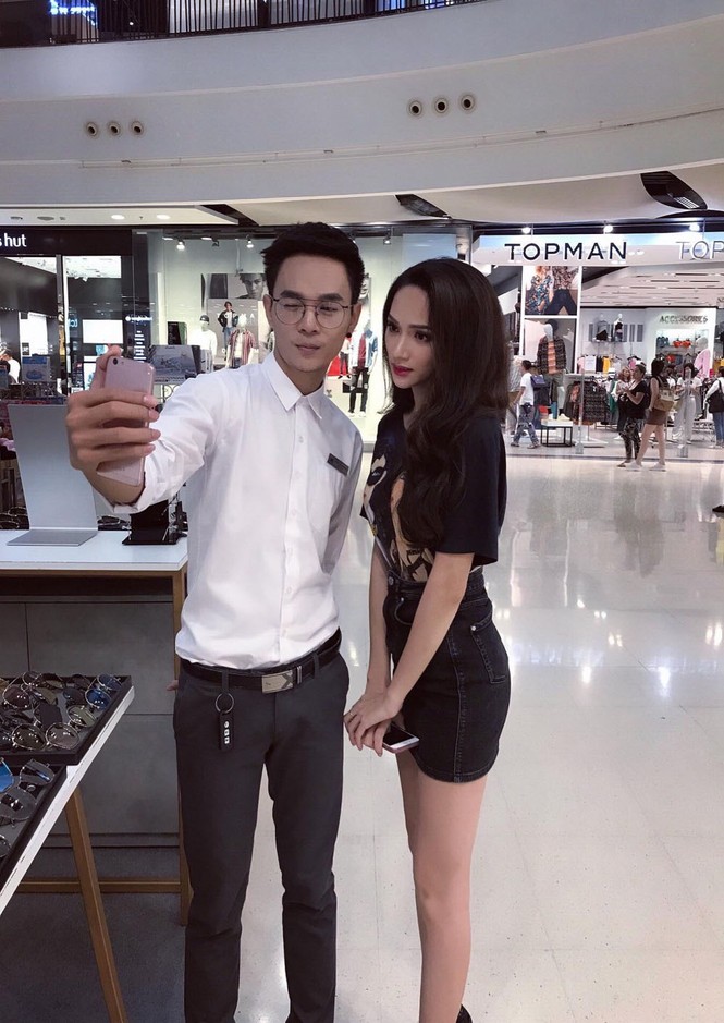 Hương Giang Idol được người dân Thái săn đón khi đi shopping - ảnh 8