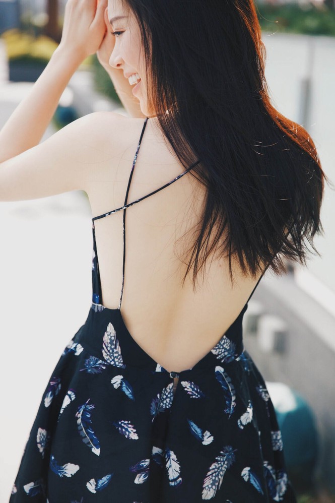 Hotgirl 'The Look' Linh Rin khoe dáng quyến rũ bên bể bơi ở Singapore - ảnh 8