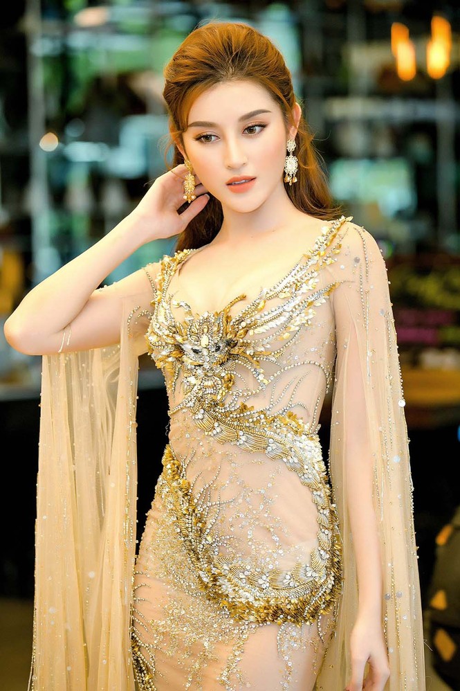 Huyền My đẹp tựa 'nữ thần', đọ sắc Hoa hậu Hoàn vũ Pia Wurtzbach - ảnh 3