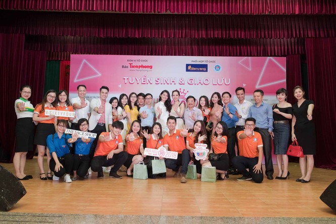 Hoa hậu Mai Phương đẹp mặn mà, 'tái xuất' sau 16 năm đăng quang - ảnh 11