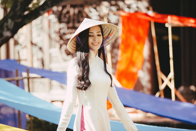 Tiểu Vy nóng bỏng trên biển trong clip tự giới thiệu ở Miss World - ảnh 10