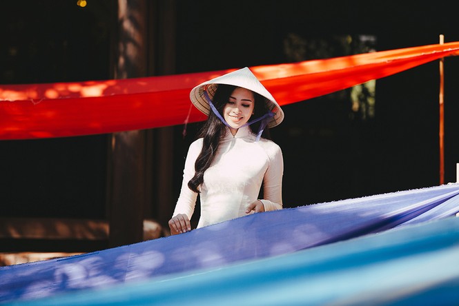 Tiểu Vy nóng bỏng trên biển trong clip tự giới thiệu ở Miss World - ảnh 12
