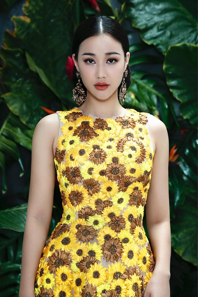 Maya tái xuất, chia sẻ về nụ hôn đồng tính đầu tiên trên màn ảnh - ảnh 1